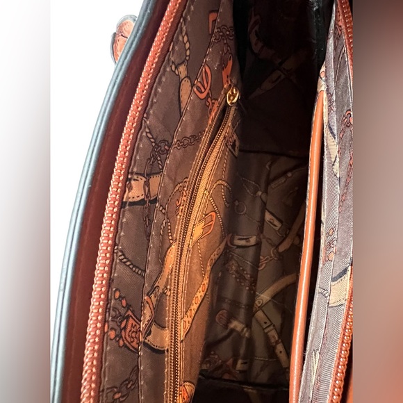 NWT La Terre Vegan Women’s Crossbody Bag. Color Brown With Gold Tone - Picture 10 of 11